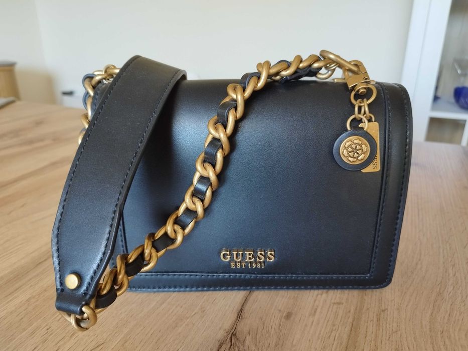 Дамска чанта Guess