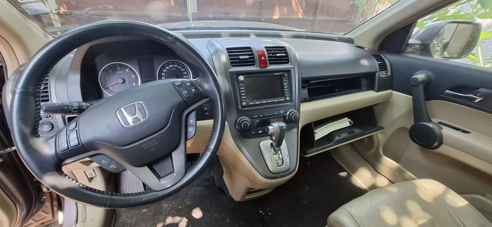 Продавам HONDA CRV