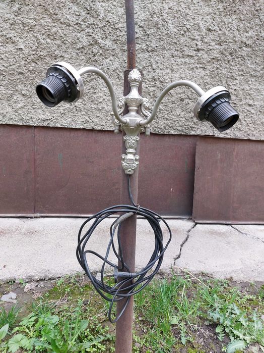 Люстры светильники бра