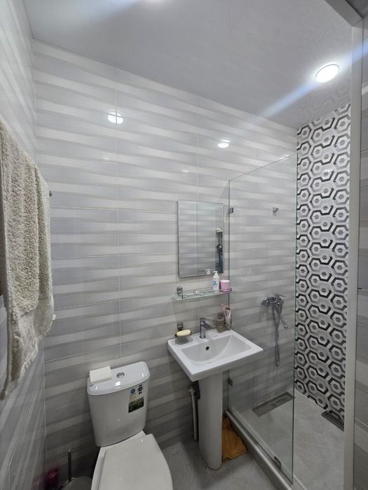 Ховли уй жой сотилади