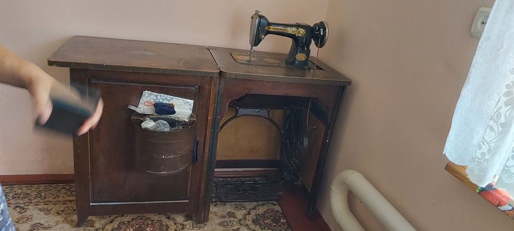 Швейная машина (антиквариат)