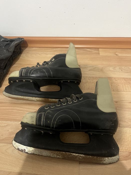 Коньки продам