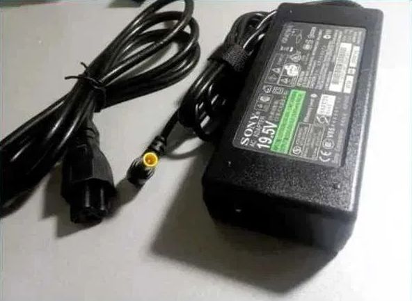 . Блок питания SONY