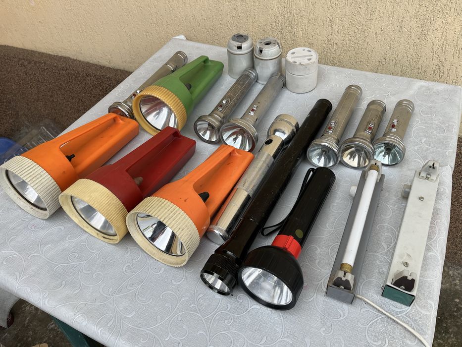 Lot lanterne vintage de colectie DDR, China, SUA, românești