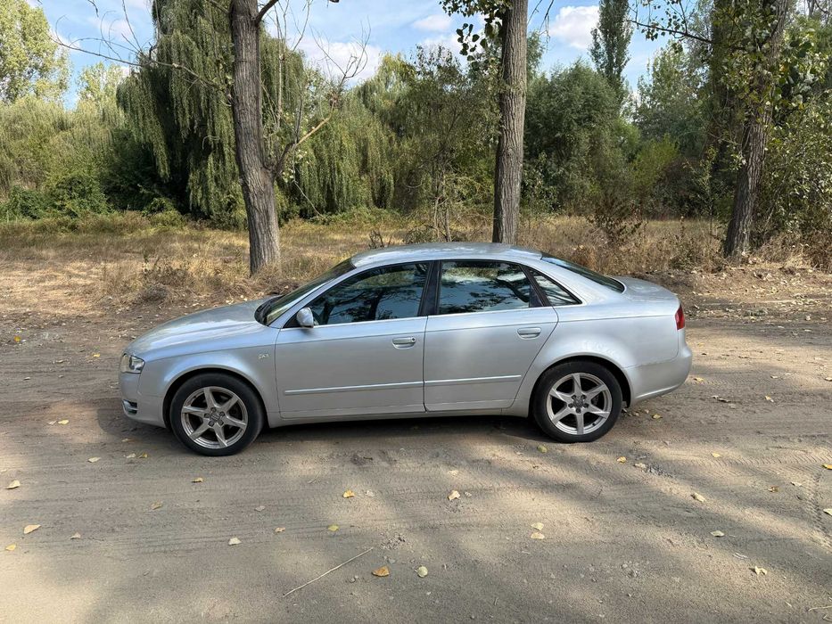 Audi A4 Limuzina