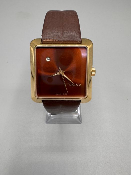 Ceas Doxa Grafic 350.30 34x37mm Curea Piele Maro Cristal Safir