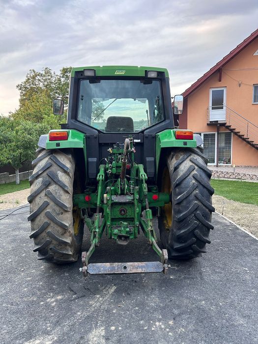 De vânzare John deere 6400