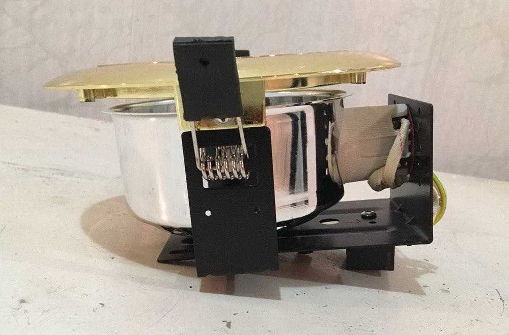 Shiftga o'rnatilgan chiroq / Светильник потолочный встраиваемый