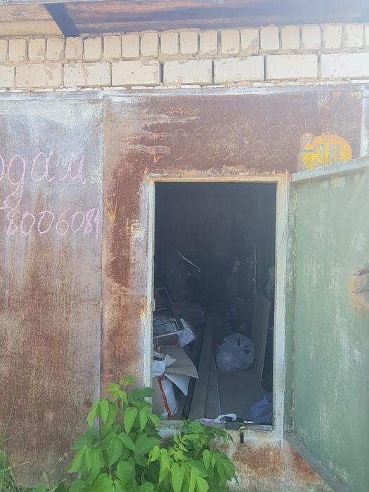 Продам гараж в обществе,, Луч,"