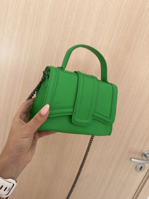 Малка чантичка на zara