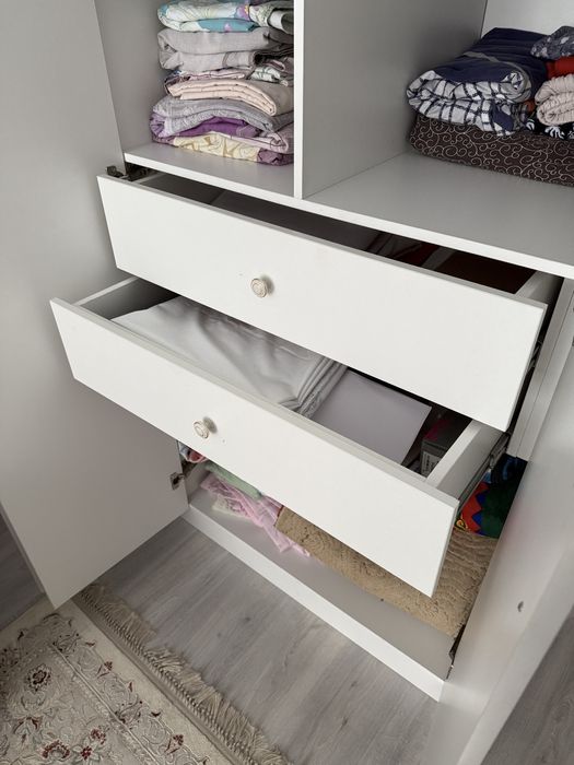 Вместительный шкаф