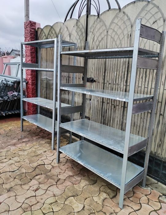 Rafturi metalice pentru depozitare manuala cu polite