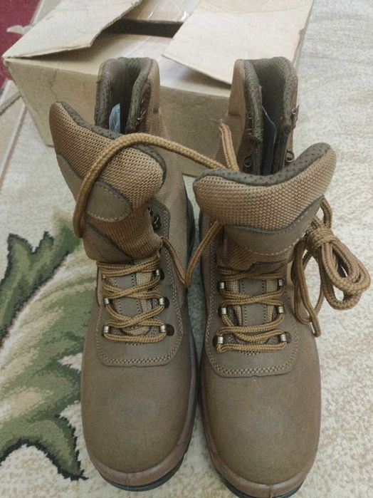 Берцы - ботинки  коричневого цвета