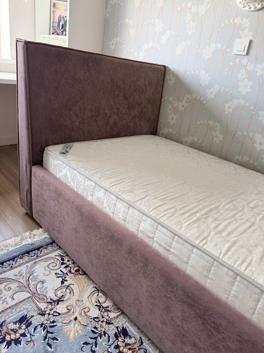 Односпальная кровать