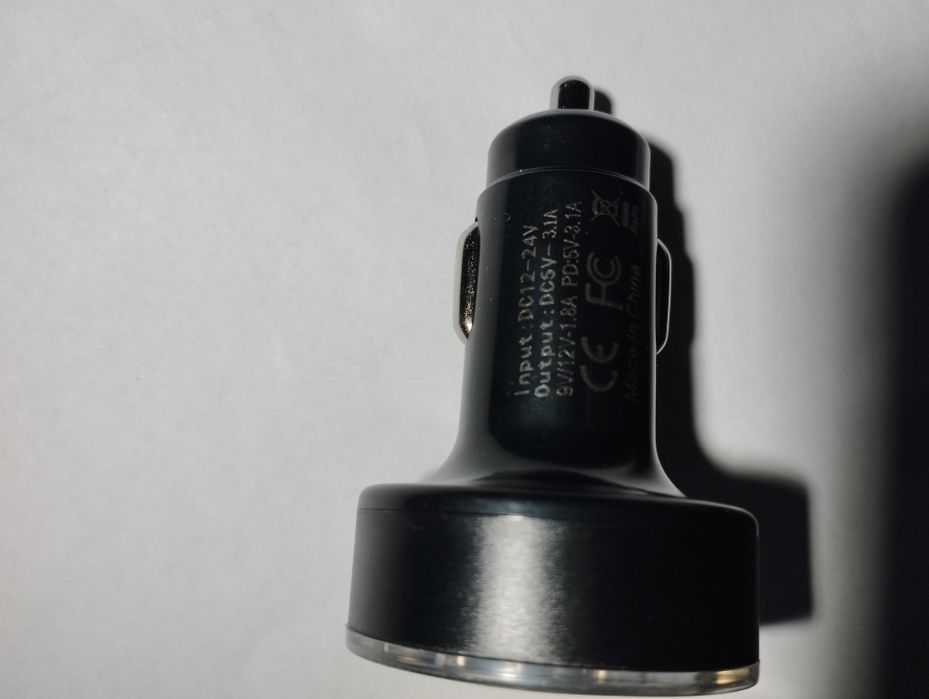 Încărcator telefon cu voltmetru încărcare baterie