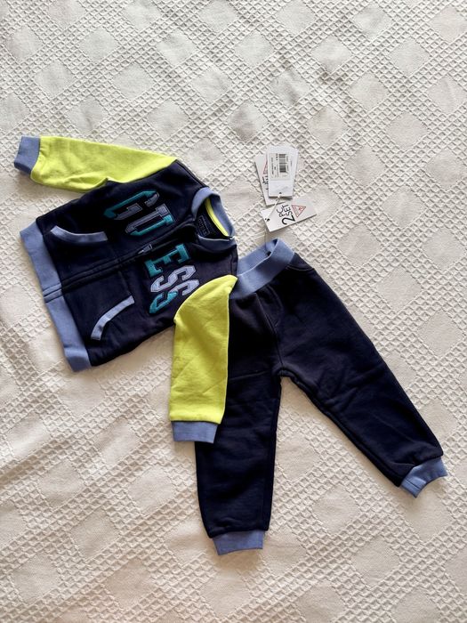 Екип за 12 месеца Guess