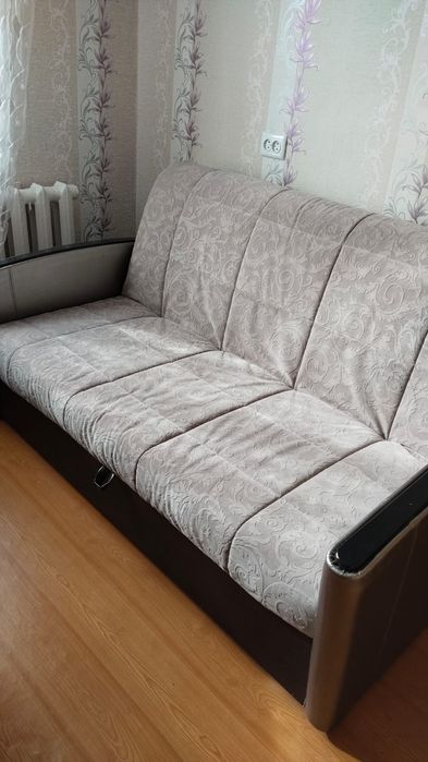 Продам диван  б/у