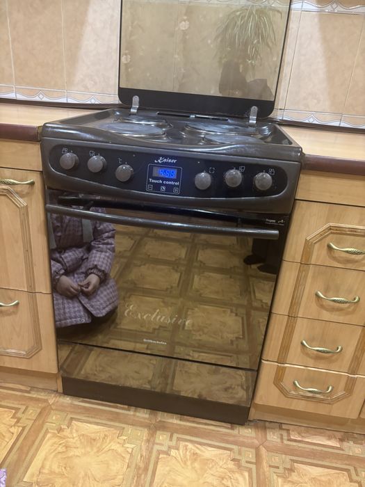 Продам электроплиту срочно!!