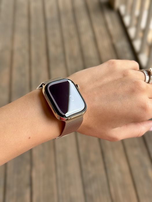 Apple Watch Series 10 Titanium 42mm GPS + Cellular