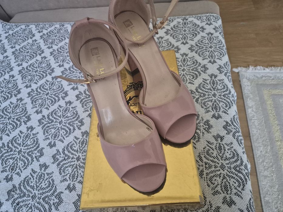 Туфли (басаножки)