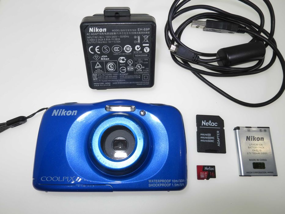 Nikon Coolpix S33 компактен фотоапарат водоустойчив до 10 метра, удароустойчив , цифрова дигитална камера FULL HD тестван и работи отлично