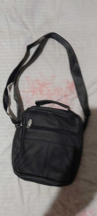 Продавам мъжки кожени чанти естествена кожа