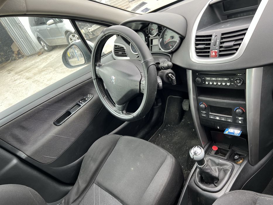 Пежо 207 1.6 бензин