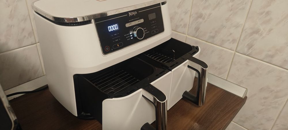 Friteuza cu aer cald Ninja AF400EUWH, 2470W, 9.5L, 6 programe de gatit,