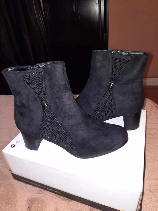 Botine marimea 40 culoare negru