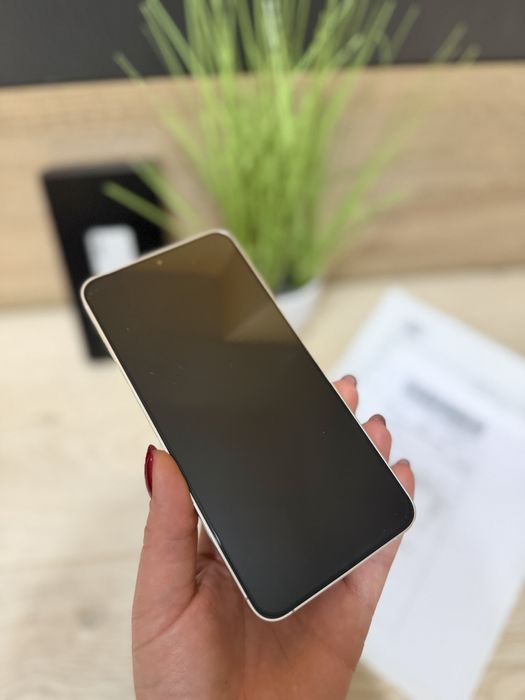 Samsung s24 plus 12GB RAM 512 ROM с гаранция, адаптер и аксесоари