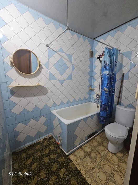 1в2/2/4 Буюк Ипак Йули, ориентир 171 школа,кирпич, балкон 2*6,40 м2