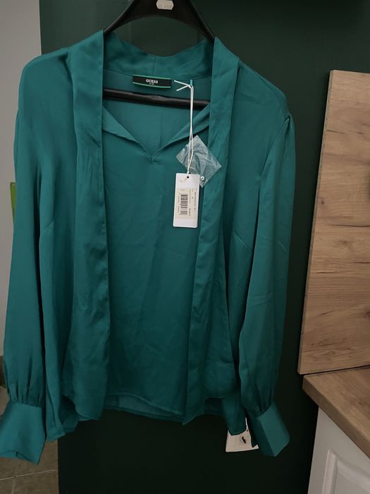 Нова, тъмно зелена риза Guess, размер M