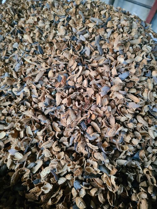 Черупки за огрев / Бадемови черупки