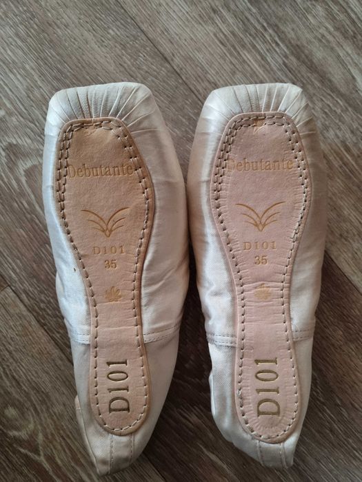 Продам Пуанты 35 р.