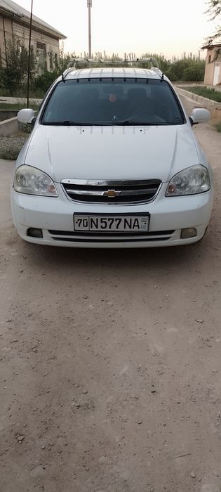 Ласетти сотилади
