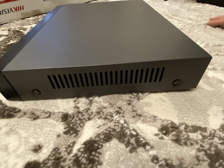 Hikvision ds-7204hqhi-f1/n  нов