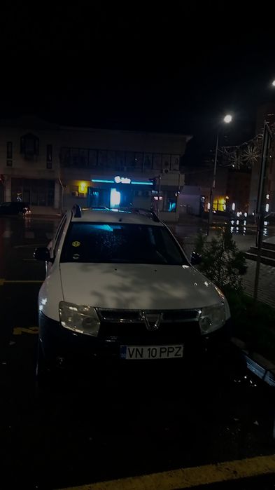 Vând Dacia Duster