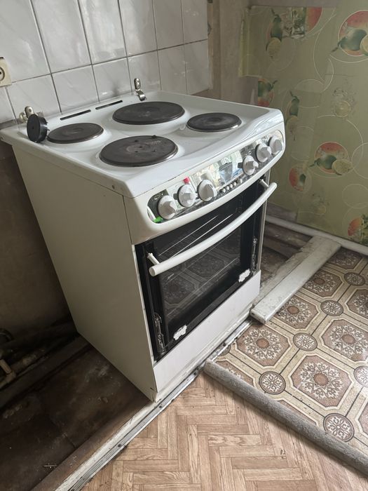 Продам плиту электрическую