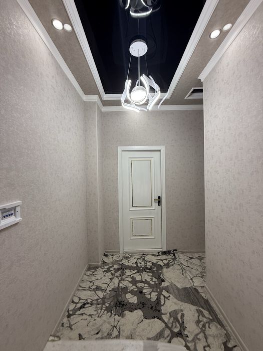 Ижарага берилади 2 хона 2 етаж 22 мактаб янги бозор олдида оилага