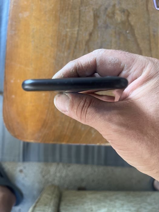 Телефон IPHONE SE-10