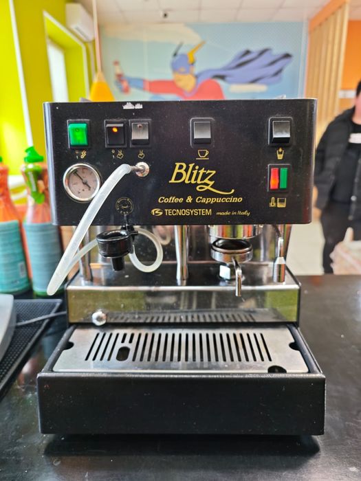 Продам кофемашину в отличном состоянии