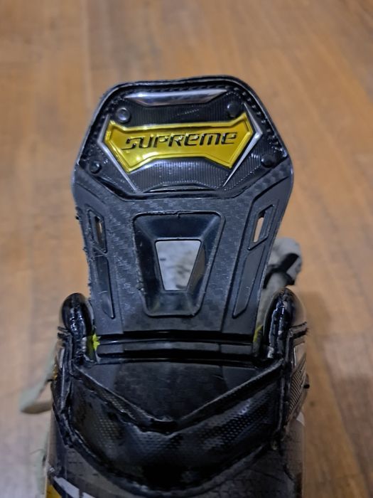 Хоккейные коньки