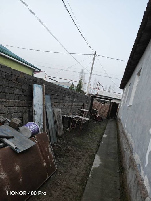 Уй сотилади срочно янги тошкентга кирган жоилар  жумабозорда