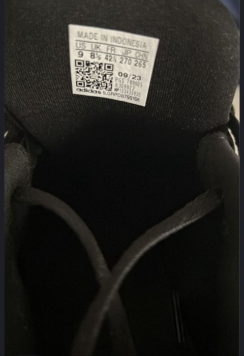 Кроссовки адидас оригинал новые