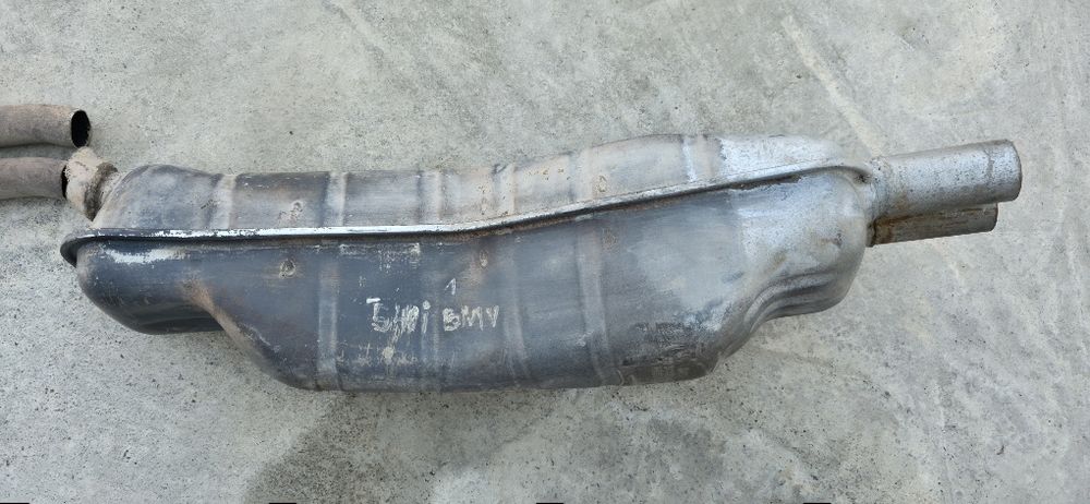 Глушетель бмв525. BMW525