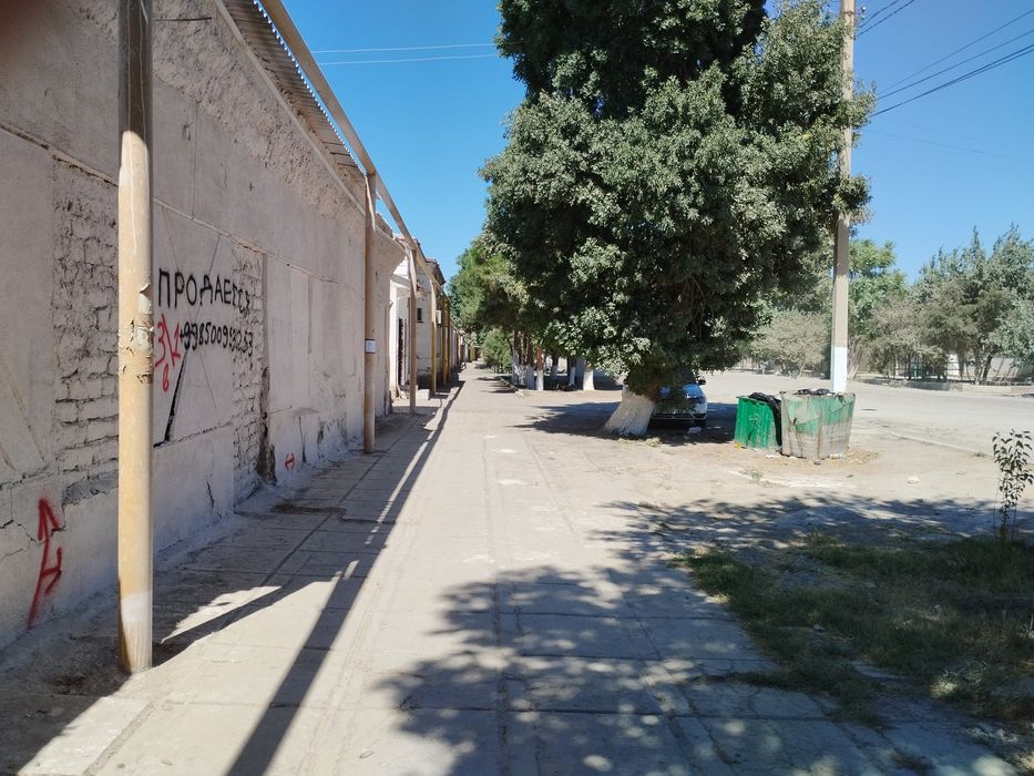 КОГОН,Шахар , Вохрни олдида катта Уй сотилади ,