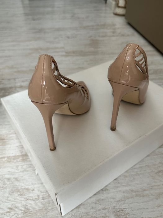 Бежови обувки River Island