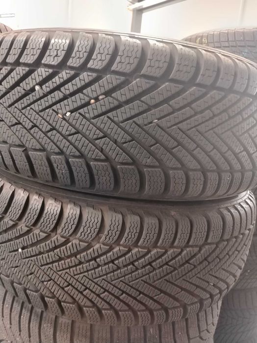 2бр. зимни гуми 215/55/18 Pirelli