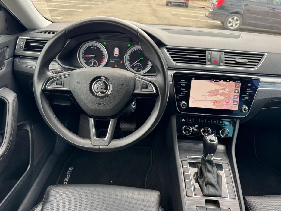 Skoda Superb, model facelift 2021/ Premium Edition/Matrix/Piele