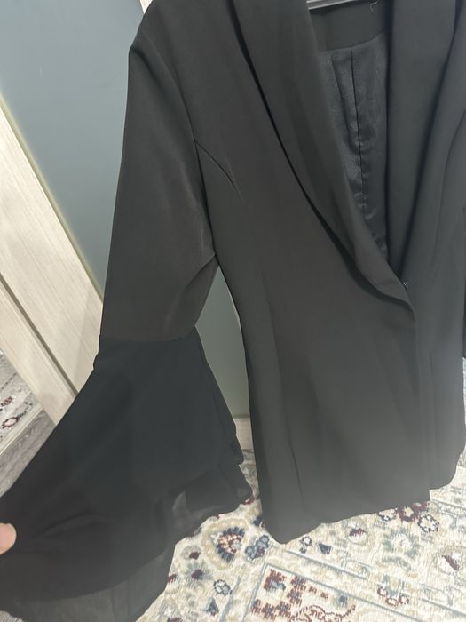 Продам платья пиджак